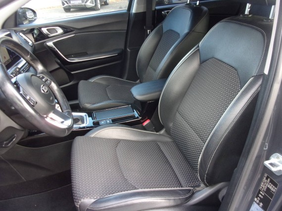 KIA CEE'D KIA CEE'D SW GRISE-006.jpg